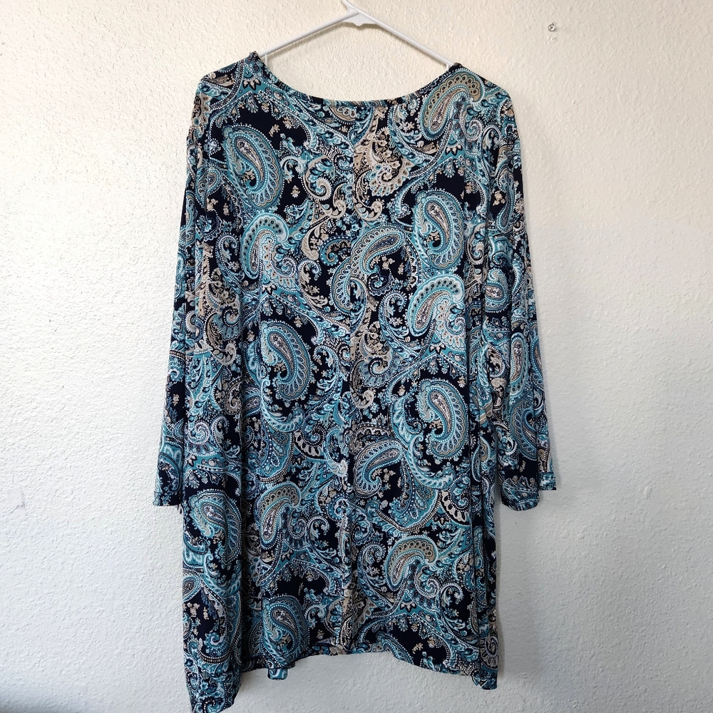 Catherines Blue Paisley Top Silver Accent Cutout Neckline Size 3X Stretchy - Picture 6 of 9